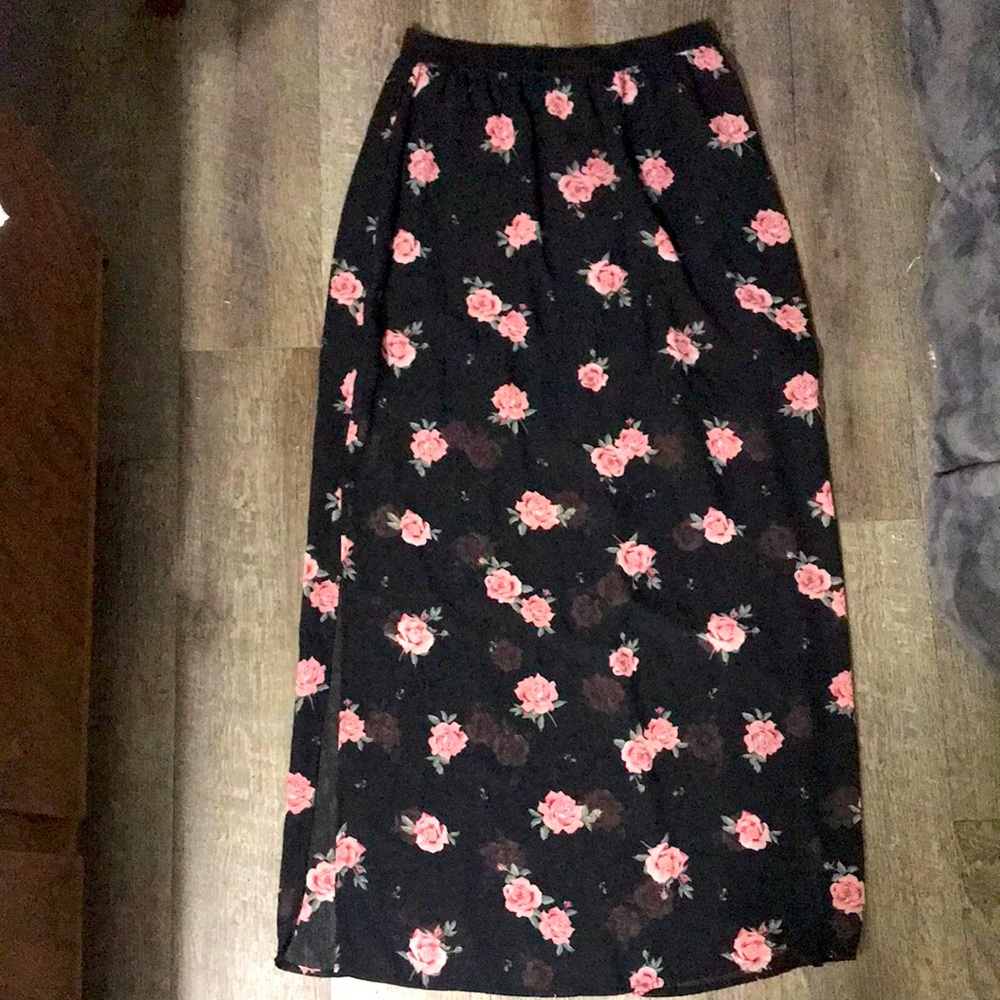 DIVIDED SHEER MAXI SKIRT 🌷🌺